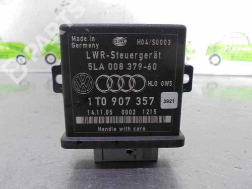 Used Xenon ballast Xenon ballast SEAT LEON (1P1) 1.9 TDI (105 hp) 2066184 2066184