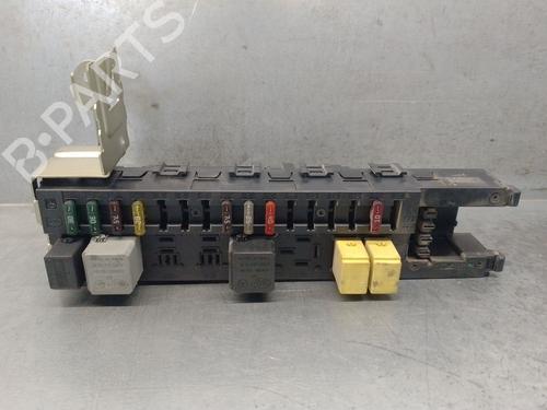 Used Fuse box MERCEDES-BENZ C-CLASS (W203) C 220 CDI (203.006, 203.008) (143 hp) 19303271