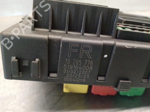 Fuse box OPEL SIGNUM Hatchback (Z03) 1.9 CDTI (F48) | BP19052859E1 