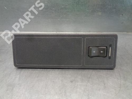right-front-window-switch-rover-800-coupe-yud10027-1992-1993-1994-1995-1996-1997-1998-1999-10167276 main image