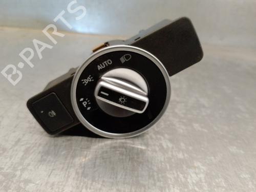 Used Headlight switch MERCEDES-BENZ GLA-CLASS (X156) GLA 200 CDI / d (156.908) (136 hp) 18127884
