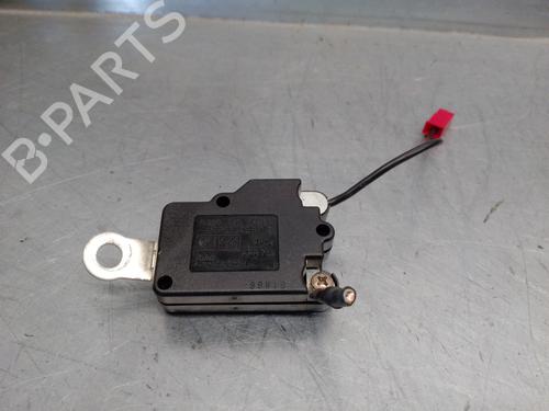 Used Antenna/Base MERCEDES-BENZ S-CLASS (W220) S 500 (220.075, 220.175, 220.875) (306 hp) 18259509