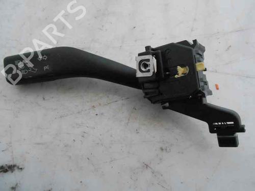 Forlygtekontakt VW GOLF VI (5K1) 1.6 TDI (105 hp) 1K0953513E | 01103510 | 10351092441663