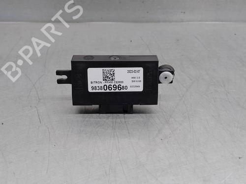Used Electronic module DS DS 3 / DS 3 CROSSBACK (UR_, UC_, UJ_) 1.2 PureTech 130 (URHNSS) (131 hp) 18255572