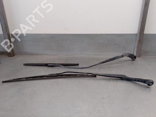 Used Front windshield wiper arm DODGE JOURNEY 2.0 CRD (140 hp) 18648106