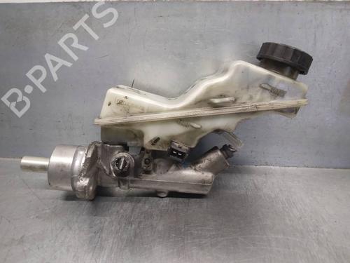 Used Brake master cylinder TOYOTA AVENSIS (_T25_) 2.0 D-4D (CDT250_, CDT250R) (116 hp) 17592846