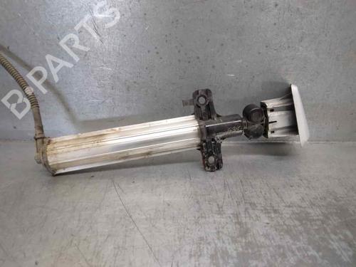 Used Headlight washer RENAULT FLUENCE (L3_) 1.5 dCi (L30D, L30L, L306, L33F, L33L, L33M, L33V, L33W) (110 hp) 18200240