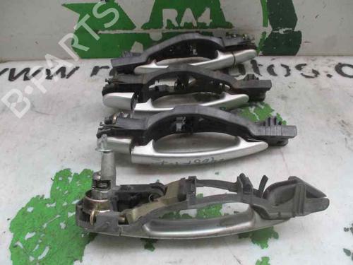 Used Front right exterior door handle SKODA OCTAVIA I (1U2) 1.9 TDI (100 hp) 2065168