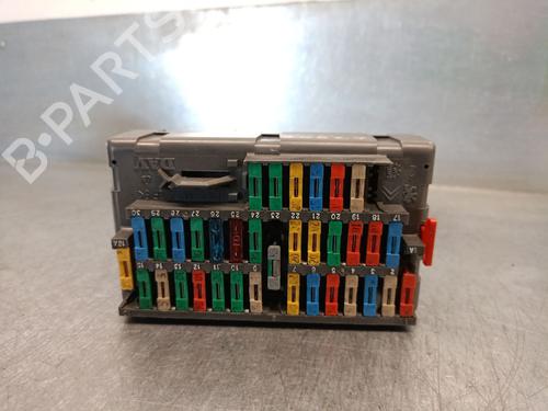 Used Fuse box PEUGEOT 806 (221) 2.1 td 12V (109 hp) 19108214