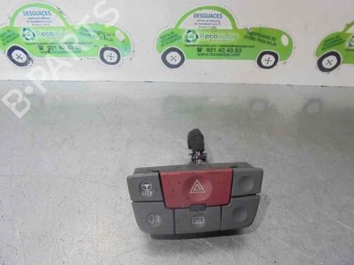 Used Warning switch FIAT PANDA (169_) 1.2 (169.AXB11, 169.AXB1A) (60 hp) 3471564
