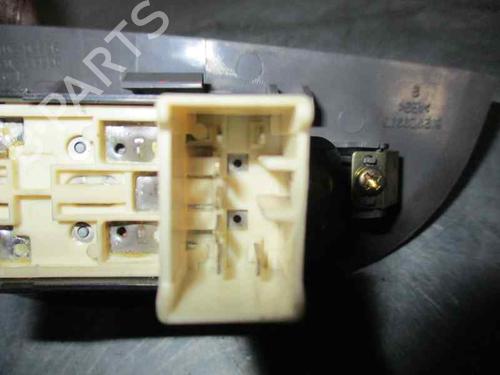 Right rear window switch HYUNDAI ELANTRA III (XD) 2.0 CRDi | BP2064278I28 