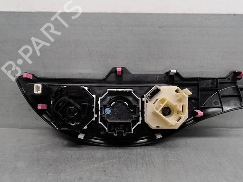 Climate control TOYOTA YARIS (_P13_) 1.0 (KSP130_, KSP130) | BP18808163I5 