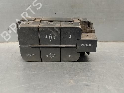 Used Headlight switch IVECO DAILY IV Van 35C13 V, 35C13 V/P, 35S13 V, 35S13 V/P (126 hp) 18295934