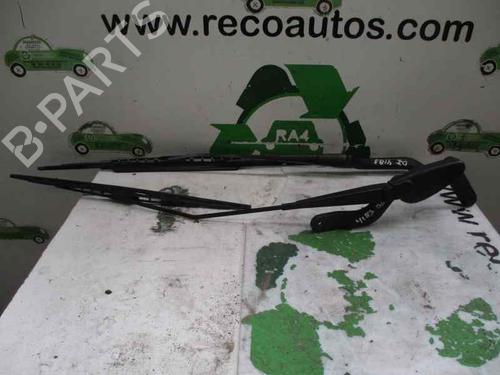 Used Front windshield wiper arm LANCIA THESIS (841_) 2.4 (841AXB1B00) (170 hp) 3471282