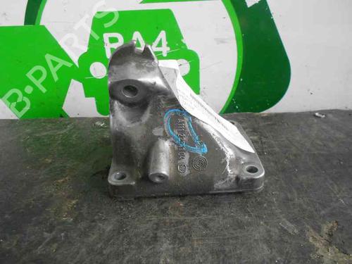 Used Engine mount MERCEDES-BENZ SLK (R170) 230 Kompressor (170.447) (193 hp) 8763499