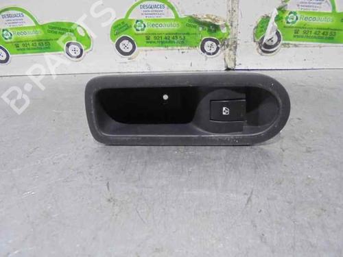 Pulsantiera posteriore destra RENAULT MEGANE II Saloon (LM0/1_) 1.9 dCi (LM0G, LM1G, LM2C) (120 hp) 2081252