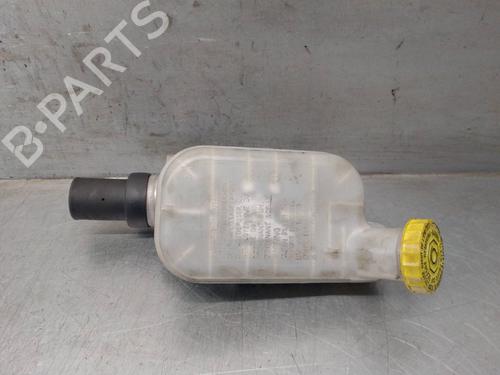 Brake master cylinder CHRYSLER VOYAGER IV (RG, RS) 2.4 | BP17548208M77 