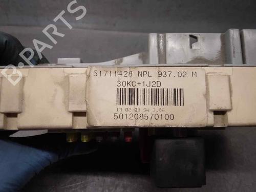 Fuse box ALFA ROMEO 147 (937_) 1.6 16V T.SPARK ECO (937.AXA1A, 937.BXA1A) | BP18074800E1