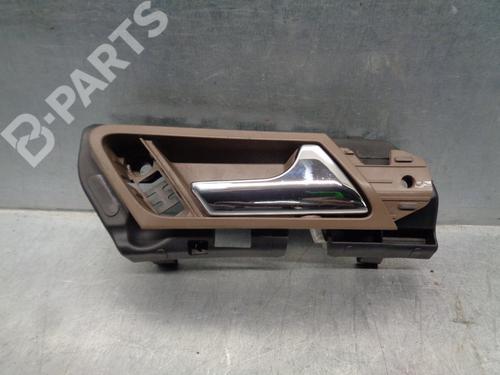 Used Front right interior door handle Front right interior door handle MERCEDES-BENZ M-CLASS (W164) ML 320 CDI 4-matic (164.122) (224 hp) 8697462 8697462