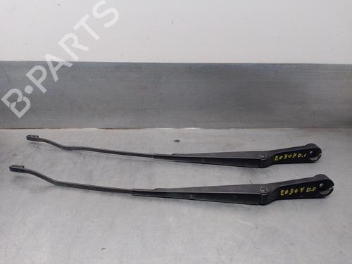 Front windshield wiper arm LAND ROVER FREELANDER I (L314) 2.0 Td4 4x4 | BP18061857C143 