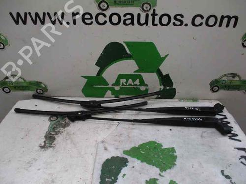 Used Front windshield wiper arm NISSAN TERRANO II (R20) 2.7 TDi 4WD (125 hp) 3471268