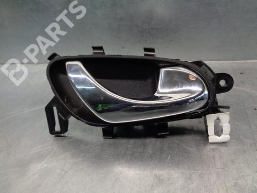 Used Front right interior door handle Front right interior door handle RENAULT KADJAR (HA_, HL_) 1.2 TCe 130 (HLMR) (130 hp) 8318581 8318581