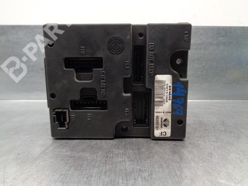 fuse-box-daewoo-evanda-klal-20-96299101-5wy8106b-siemens-2002-9244668 main image