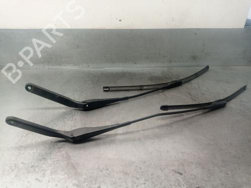 Used Front windshield wiper arm BMW X1 (E84) xDrive 20 d (177 hp) 19534446