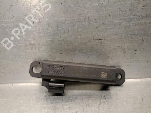 Used Antenna/Base HONDA HR-V (RU) 1.6 i-DTEC (RU8) (120 hp) 19681010