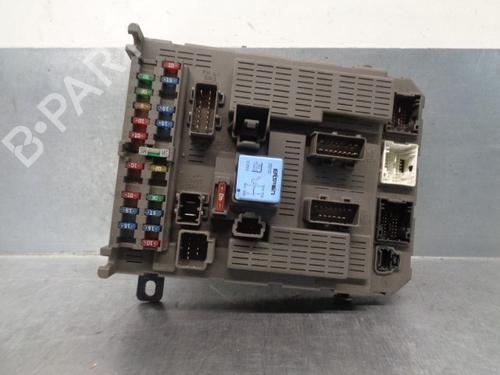 Caixa de fusíveis CITROËN C5 I (DC_) 2.0 HDi (DCRHZB, DCRHZE) (109 hp) 18074747