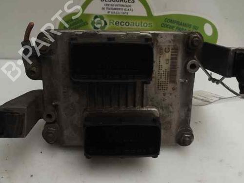 Calculateur moteur (ecu) ALFA ROMEO 147 (937_) 1.6 16V T.SPARK (937.AXA1A, 937.AXB1A, 937.BXB1A) (120 hp) 00468153630 | 0261206715