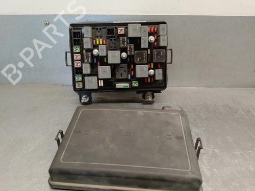 Used Fuse box CHEVROLET HHR 2.4 (170 hp) 18484768