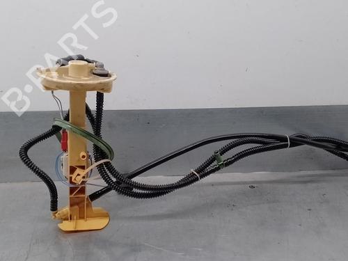 Used Fuel pump BMW X5 (E70) xDrive 30 d (245 hp) 18736404