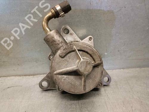 Used Vacuum pump RENAULT LAGUNA I (B56_, 556_) [1993-2002]  18333401