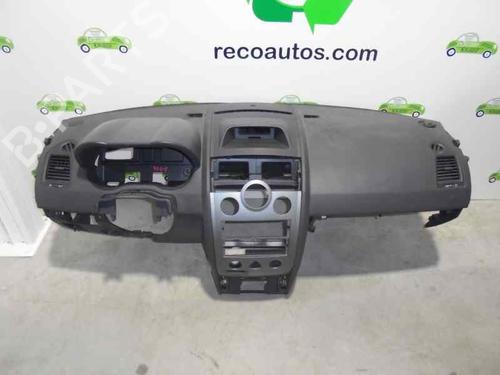 Used Dashboard RENAULT MEGANE II Estate (KM0/1_) 1.9 dCi (KMRG, KM1G, KM0G, KM2C) (120 hp) 12192541