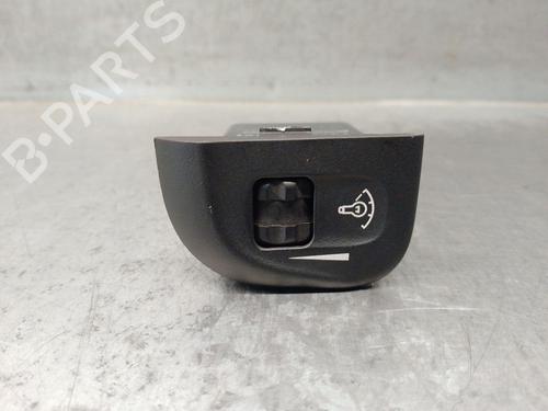 Used Headlight switch HYUNDAI H-1 Van (A1) 2.5 TD (80 hp) 19138640