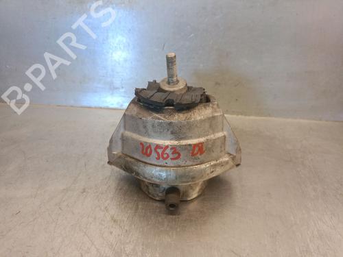 Used Engine mount BMW 5 (E60) 530 d (235 hp) 19032665
