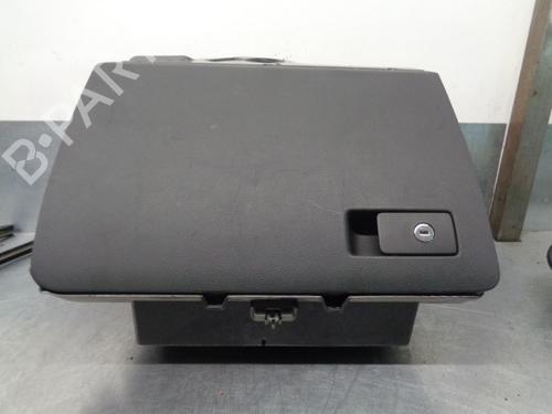 Handskerum VW PASSAT B6 Variant (3C5) 2.0 TDI 16V (140 hp) 18052959