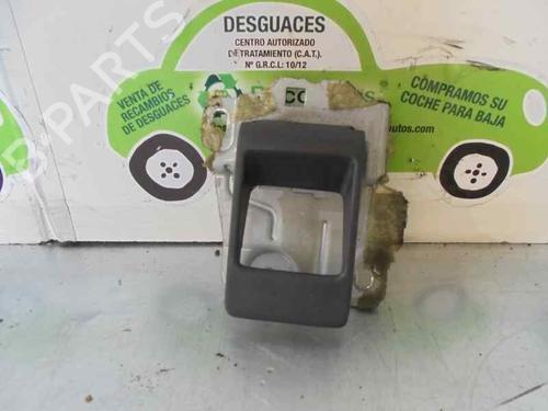 Used Front right interior door handle LAND ROVER FREELANDER I (L314) 2.0 Td4 4x4 (112 hp) 3215176