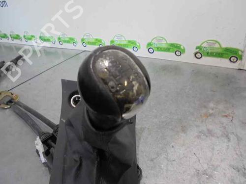 Used Gear lever TOYOTA COROLLA (_E12_) 2.0 D-4D (CDE120R, CDE120L_) (116 hp) 7447847