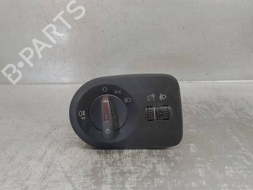 Used Headlight switch SEAT IBIZA IV (6J5, 6P1) 1.2 (70 hp) 17391201