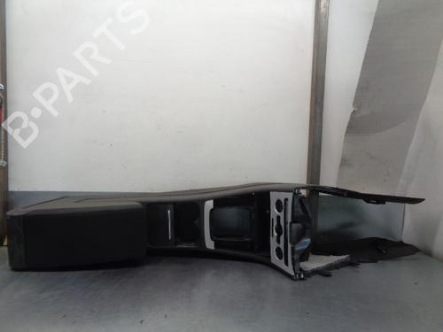 Used Armrest / Center console VW CC B7 (358) 2.0 TDI (136 hp) 18335078