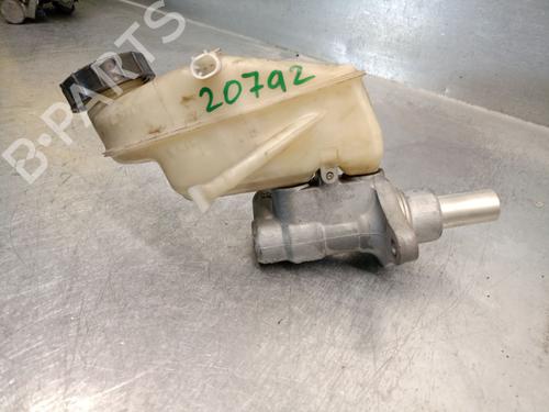 Used Brake master cylinder TOYOTA YARIS (_P9_) 1.4 D-4D (NLP90_, NLP90R) (90 hp) 19108930