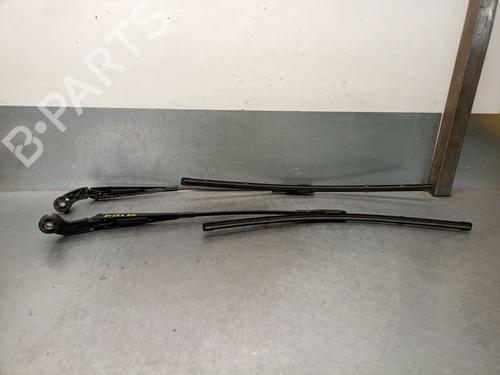 Front windshield wiper arm SMART FORTWO Cabrio (451) 0.8 CDi (451.401) | BP19429774C143 