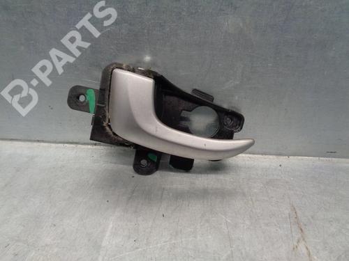 Used Front left interior door handle Front left interior door handle HYUNDAI i30 Estate (GD) 1.4 CRDi (90 hp) 8686217 8686217