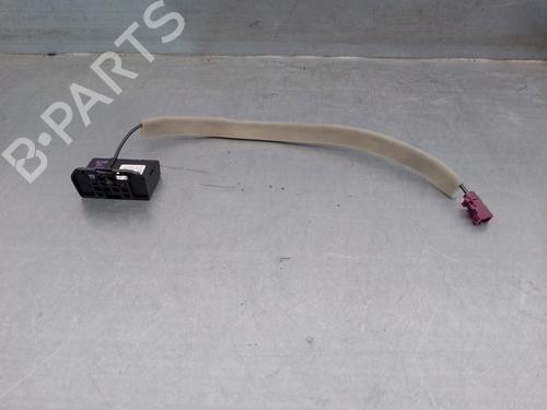 Used Antenna/Base RENAULT CAPTUR II (HF_) TCe 100 (HFMT) (101 hp) 17766164