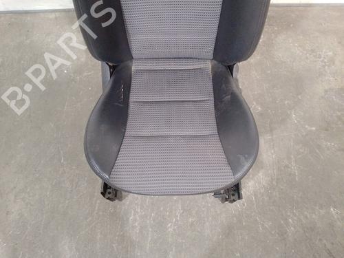 Right front seat MERCEDES-BENZ A-CLASS (W169) A 200 CDI (169.008, 169.308) | BP19151956C16 