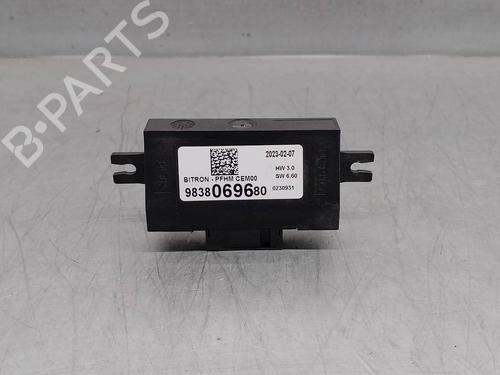 Used Electronic module DS DS 3 / DS 3 CROSSBACK (UR_, UC_, UJ_) 1.2 PureTech 130 (URHNSS) (131 hp) 18257261