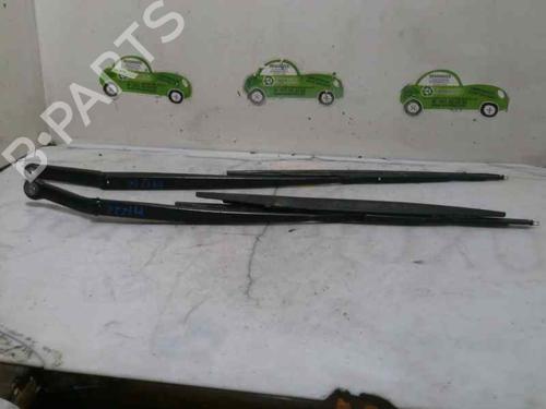 Used Front windshield wiper arm BMW 3 (E46) 316 i (105 hp) 3470969