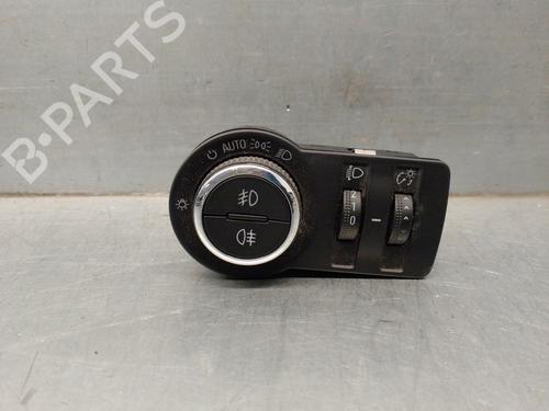 Used Headlight switch OPEL INSIGNIA A (G09) 1.6 CDTi (68) (136 hp) 18157654